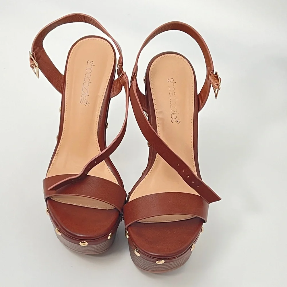 Shoe Dazzle Brown Platform Heels with Gold Accents - Picture 3 of 4